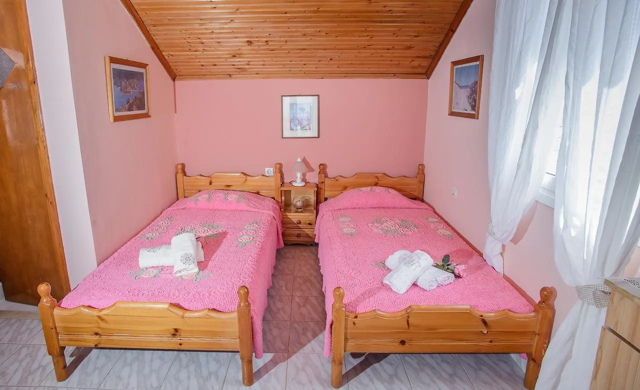 Dimitra Apartments & Studios Minia