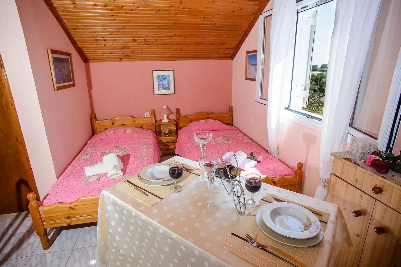 Dimitra Apartments & Studios Minia