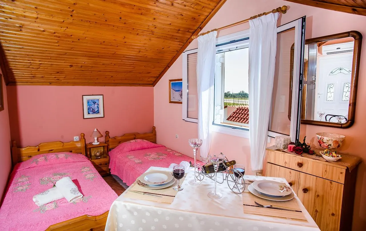 Dimitra Apartments & Studios Minia