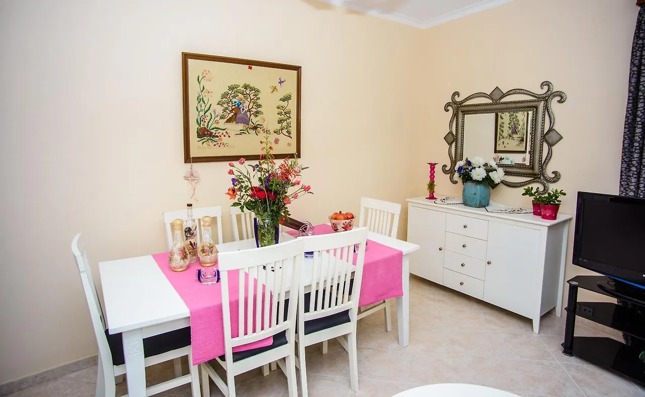 Dimitra Apartments & Studios Minia 0*,